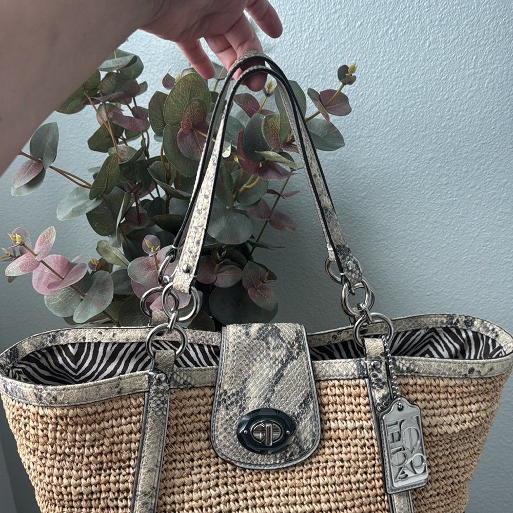 Coach Straw Tote - Picture 8 of 9